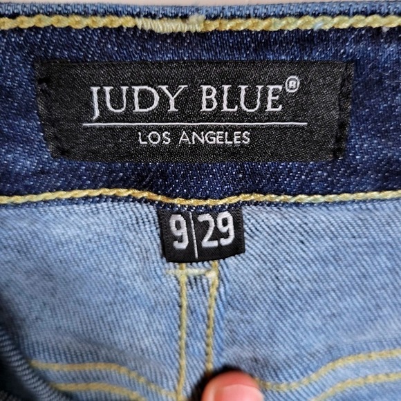Judy Blue Boyfriend Fit Distressed Jeans Size 29/9 - Picture 4 of 10